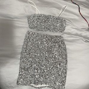Silver sequin 2 piece set, size large, high waist skirt, cropped tank top